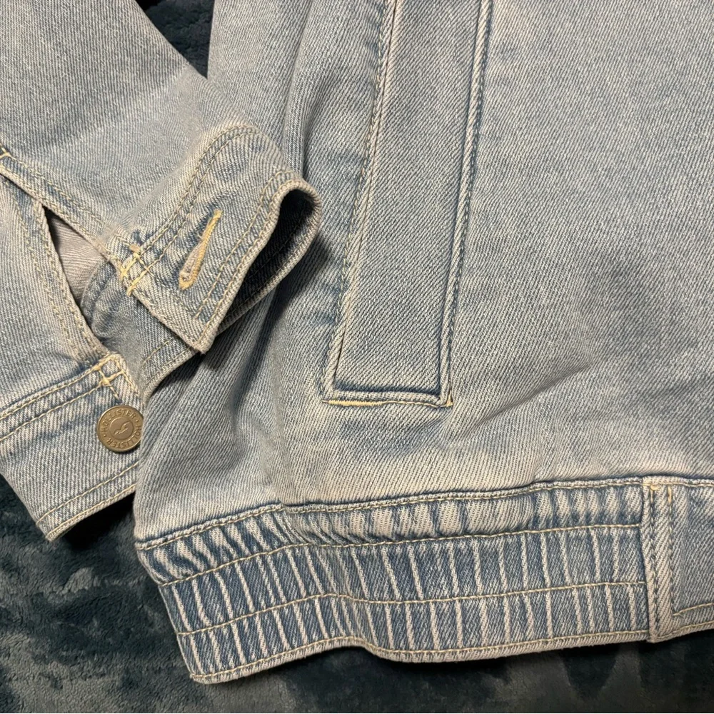 Hollister Denim Jacket with Faux Fur Collar - Picture 3 of 7